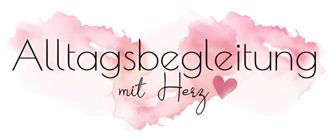 Eine Frau hilft einer anderen Frau im Rollstuhl